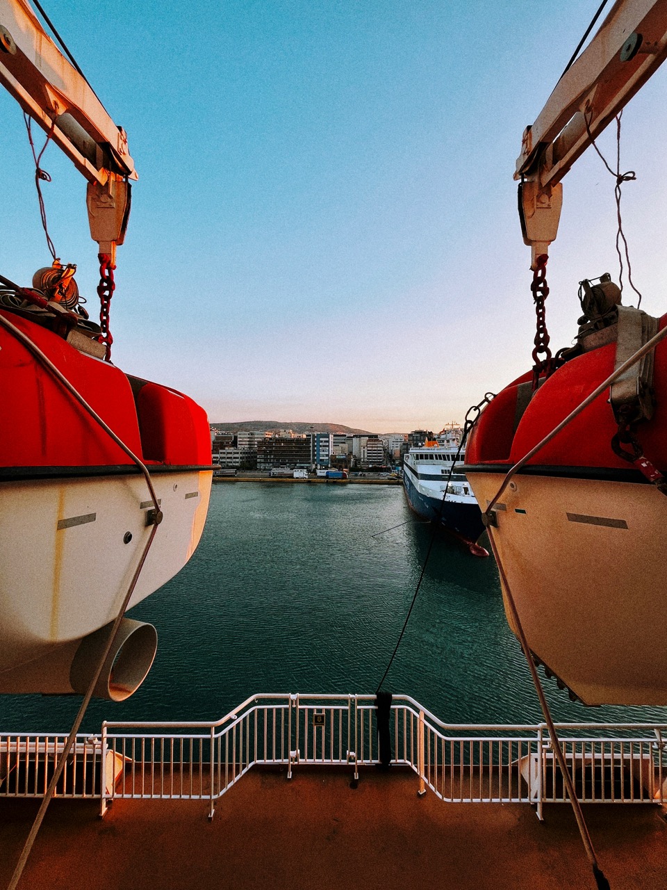 josh-chiodo-f-RyCk6ULrg-unsplash Large